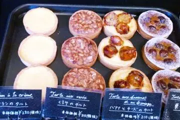 <p>บรรดาเมนูอร่อยน่าหม่ำของเบเกอร์รี่ในร้าน&nbsp;Le Petit Mac - Oike (ル・プチメック 御池)</p>