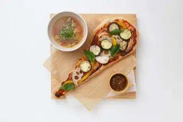 <p>Sekai Cafe's pizza</p>