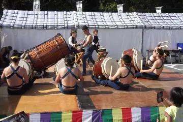 <p>More taiko drummers</p>