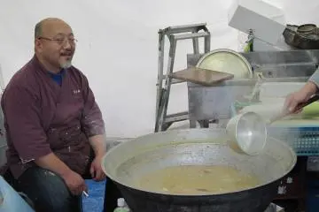 게 국을 팔다