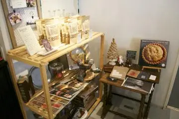 Gallery image