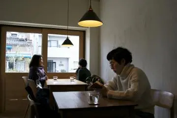<p>A calm environment where you can catch up with your friends or even read a book</p>