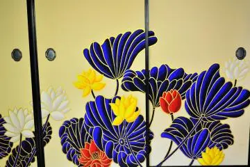 Admirable lotus painting by Hideki Kimura on the sliding doors of Kachoden Hall