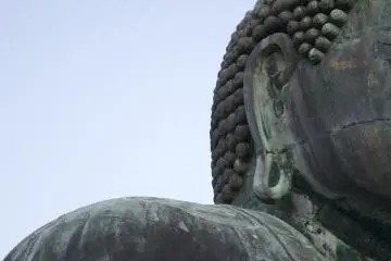 <p>I couldn't help but notice little details on the Great Buddha</p>