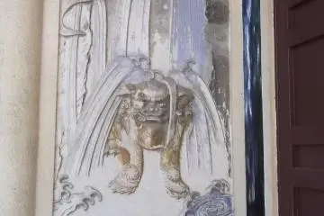 <p>One of the relief carvings to the side of the shrine building.</p>