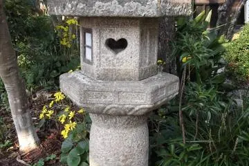 I don't often see that window shape in a lantern
