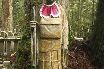 <p>Kukai's&nbsp;statues are seen at various spots inside&nbsp;Okunoin</p>