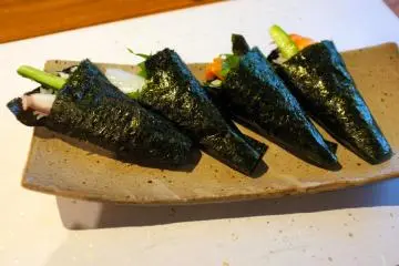 <p>El sabroso temaki sushi</p>