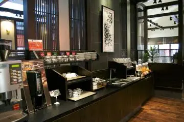 <p>The coffee and juice bar</p>