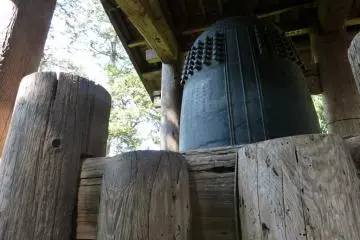 The largest bell in Kamakura.