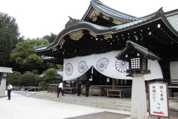 Main hall (Haiden)