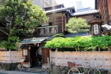 Honke Owariya is a Kyoto institution (Photo: <a href="https://www.flickr.com/photos/wallyg/5842168012/" target="_blank" rel="noreferrer noopener nofollow">Wally Gobetz</a> / <a href="https://creativecommons.org/licenses/by-nc-nd/2.0/" target="_blank" rel="noreferrer noopener nofollow">CC BY-NC-ND 2.0</a>)