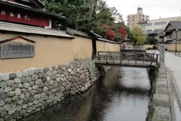 <p>Many of the residences were built next to the canal</p>