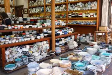 <p>Plates and bowls</p>