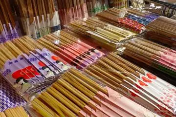 <p>Chopsticks</p>
