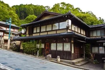 Close to the start of the hike are many shrines, temples and buildings like this Japanese style lodge