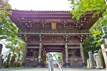As you finally reach the temple precinct you have to pass through Shitenno-mon Gate