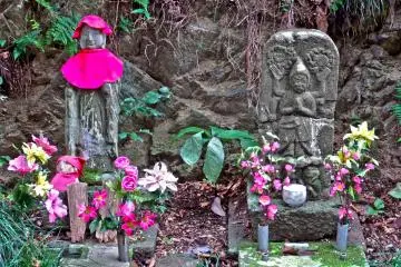 <p>Beyond the peak of Mount Takao and on the way to Mount Kobotoke-Shiroyama, you can still find several Jizo</p>