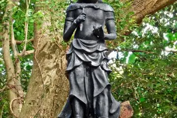 <p>As you make your way up the slopes, you will notice many figures located on either side of the hiking trail</p>