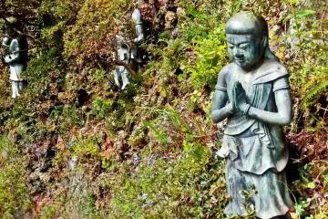 <p>As if there aren&rsquo;t enough deities&rsquo; lining Takao&rsquo;s ascending slopes, you will also find many of them concentrated near the top of this mountain</p>