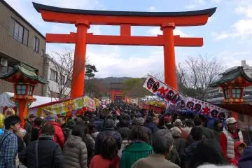 Stalls line the main path into the shrine