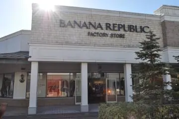 Great deals at BR's factory store.&nbsp;
