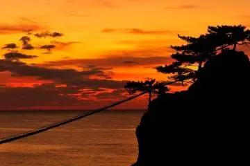 <p>สถานที่นี้มีชื่อเรียกว่า Noto-Kongo ซึ่งเป็นสถานที่ที่มีชื่อเสียงสำหรับความงามงดงามในคาบสมุทรโนะโตะ</p>