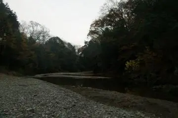 <p>Strolling along the riverbed</p>