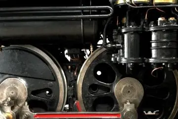 <p>Detail of wheels in a 2-6-2 layout</p>