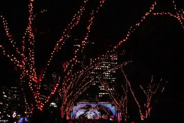 <p>The Shining Oasis of Miotsukushi Promenade beside Osaka City Office</p>