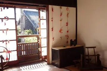 Gallery image