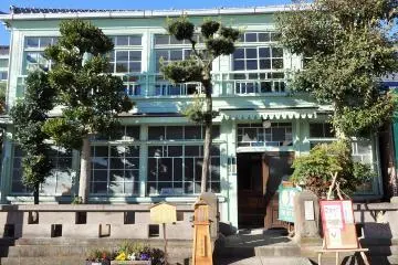 Gallery image