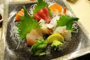 <p>Fresh sashimi in the Sushi Kokoro stall&nbsp;</p>