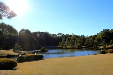 <p>A breathtaking view of the pond and garden from Shouraitei teahouse</p>