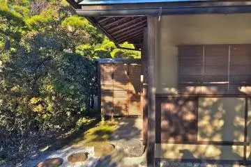 <p>A view of&nbsp;Nijiriguchi entrance from the outside. Similar to a crawl space.</p>