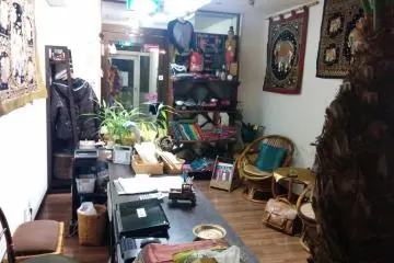 <p>The front lobby. Here you can review the massage menu, chat with the staff, enjoy tea, purchase Thai goods, or ask for info about traveling in Thailand</p>