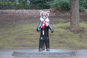 <p>This statue of "Futa the Red Panda" was donated by the community and is a perfect place to pose with the family.</p>