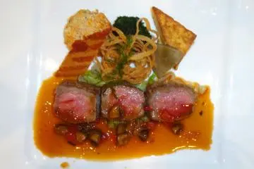 <p>My main dish was delicious.</p>