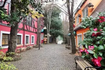 <p>A little piece of Europe near Shinagawa Station</p>