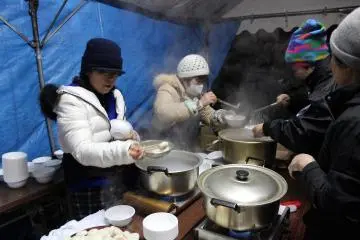 참예자에게는 무료로 뜨거운 젠자이를 대접 받는다