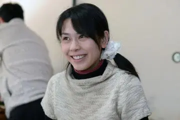 รอยยิ้มที่เป็นมิตรและการต้อนรับอย่างอบอุ่น