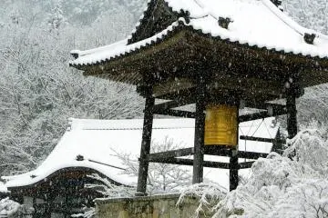 혼코쿠지의 우아한 종탑