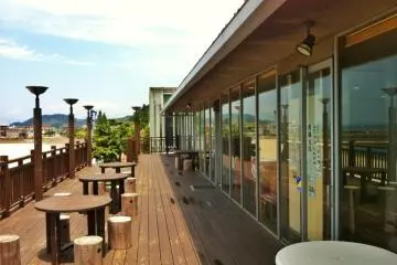 Yuhinkan terrace