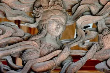 <p>I really love the wood carvings on Japanese temples and shrines! &nbsp;</p>