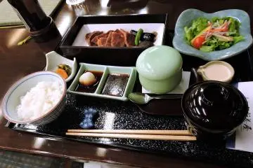 Grilled Wagyu prime rib dinner set, 4,940 yen