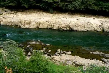 <p>Rough water</p>
