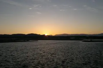 <p>... but the sunrise over the mountains just south of Oga&nbsp;Peninsula is not bad either!</p>