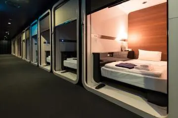 <p>The capsule hotel in Haneda's domestic terminal offers hourly pricing, so guests can stay without paying for a full night.</p>