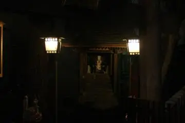 <p>Like anywhere else in Japan, you can find dozens of small shrines tucked in all the corners of the neighborhood.</p>