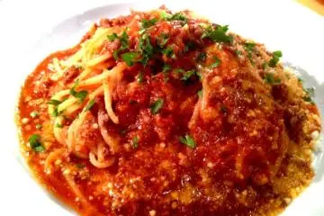 <p>Meat sauce bursting with flavor that incorporates miso paste.</p>